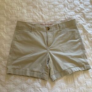 Dockers Ideal Bermuda light Khaki Size 10 w/stretch